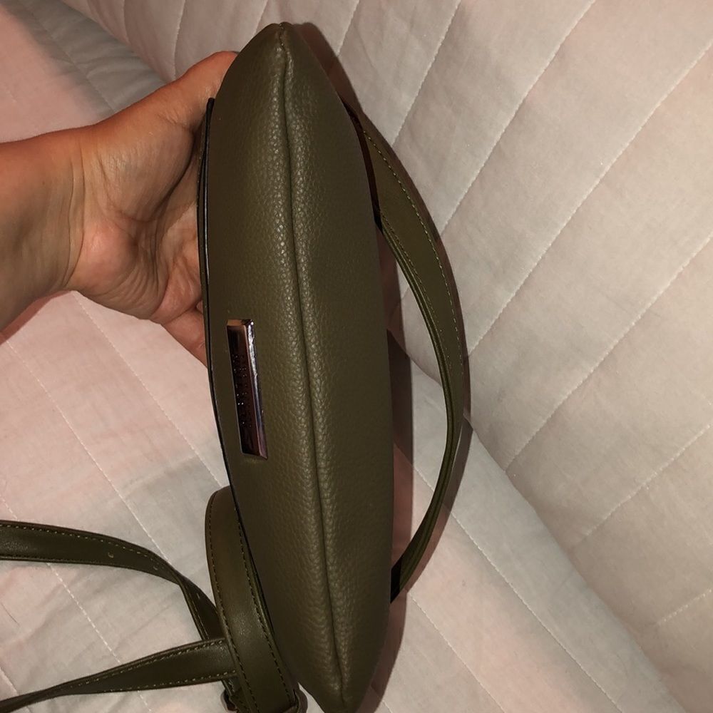 Kenneth Cole Reaction Camo Cactus Olive Green Faux Leather Crossbody Purse - Picture 7 of 16